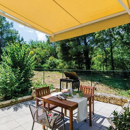 Pet Friendly In Bosanka With Kitchen Apartmán